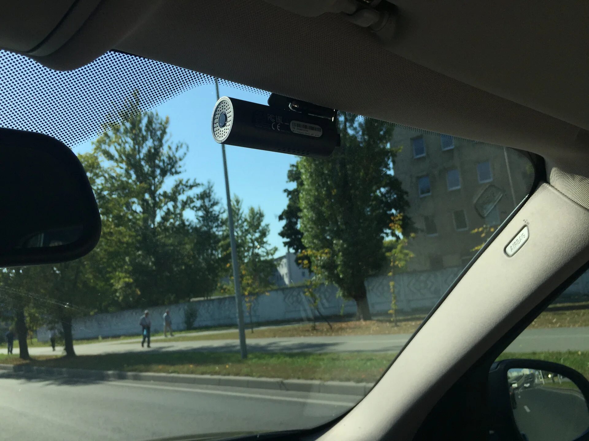 70 mai видеорегистратор приложение. Camry 70mai видеорегистратор. 70mai 1s. 70mi видеорегистратор. регистратор 70 mai в bmw x3.