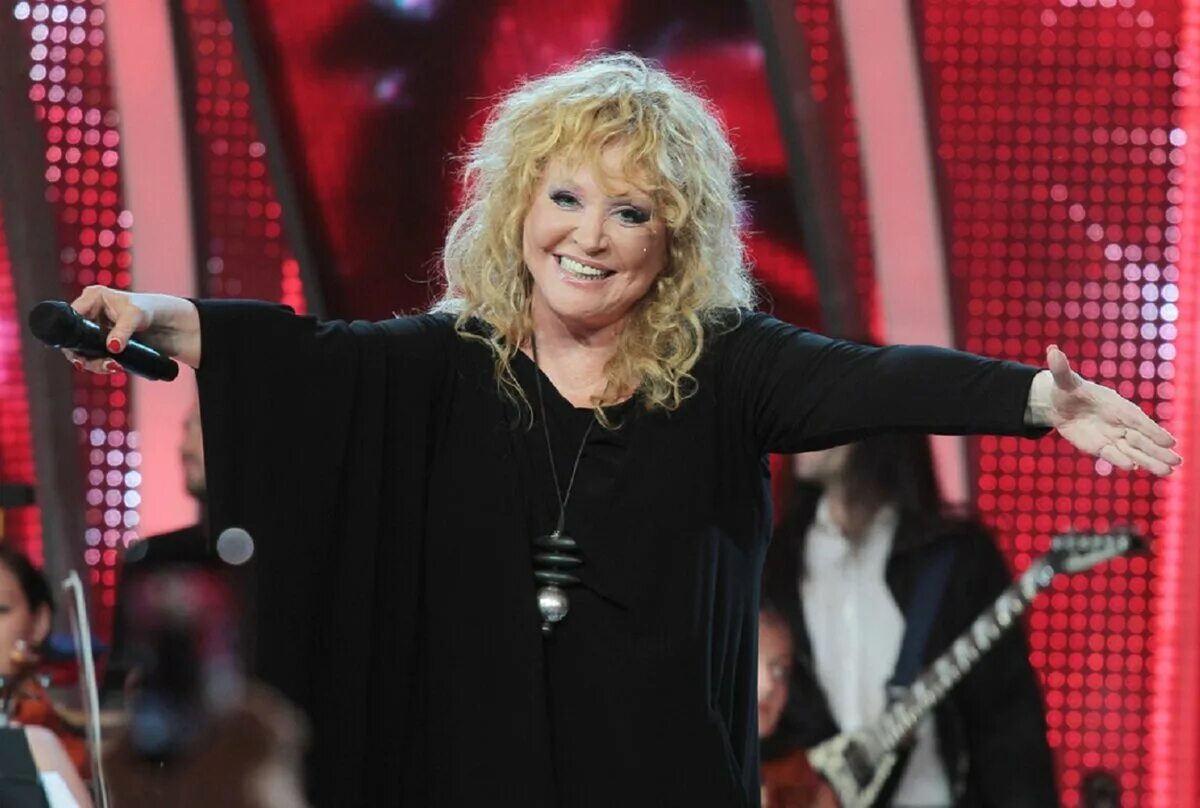 Пугачева. Выступление пугачева. Выступление пугачева. Юбилейный концерт аллы пугачевой 70. Выступление пугачева.