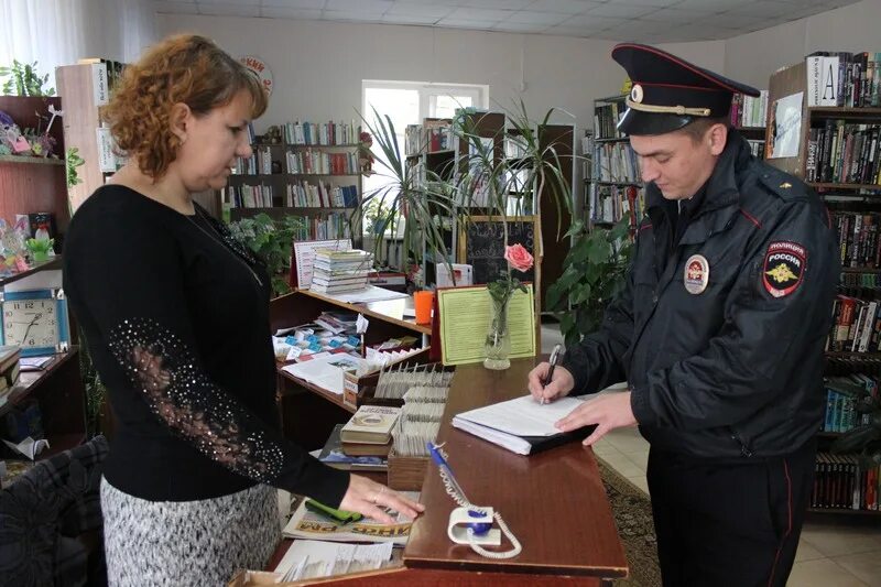 Георгиевск минераловодская. Участковый уполномоченный. Участковый с гражданами. Сотрудники полиции Георгиевска. Участковые Минеральные воды.