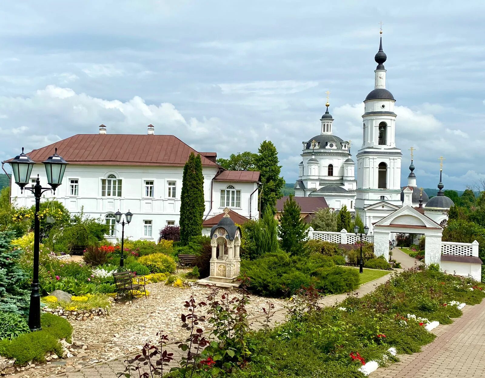 Калужские монастыри фото Лаврентьев монастырь в Калуге: описание, история, фото, точный адрес