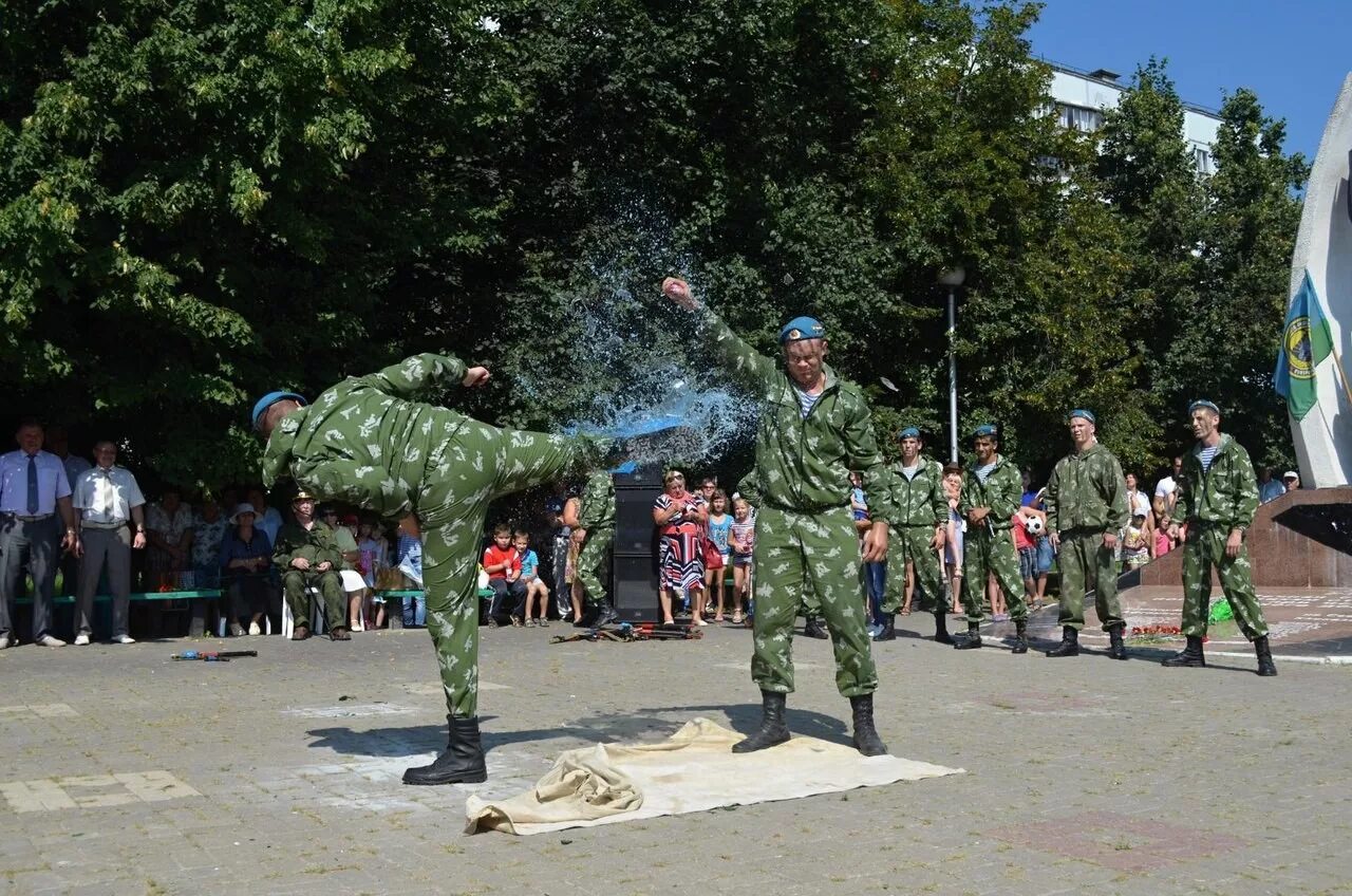 Погода курчатов курская область точный прогноз. День вдв курчатов. войска в курчатове курская область. спецназ курчатов лионовка .. праздничные мероприятия в курчатове.