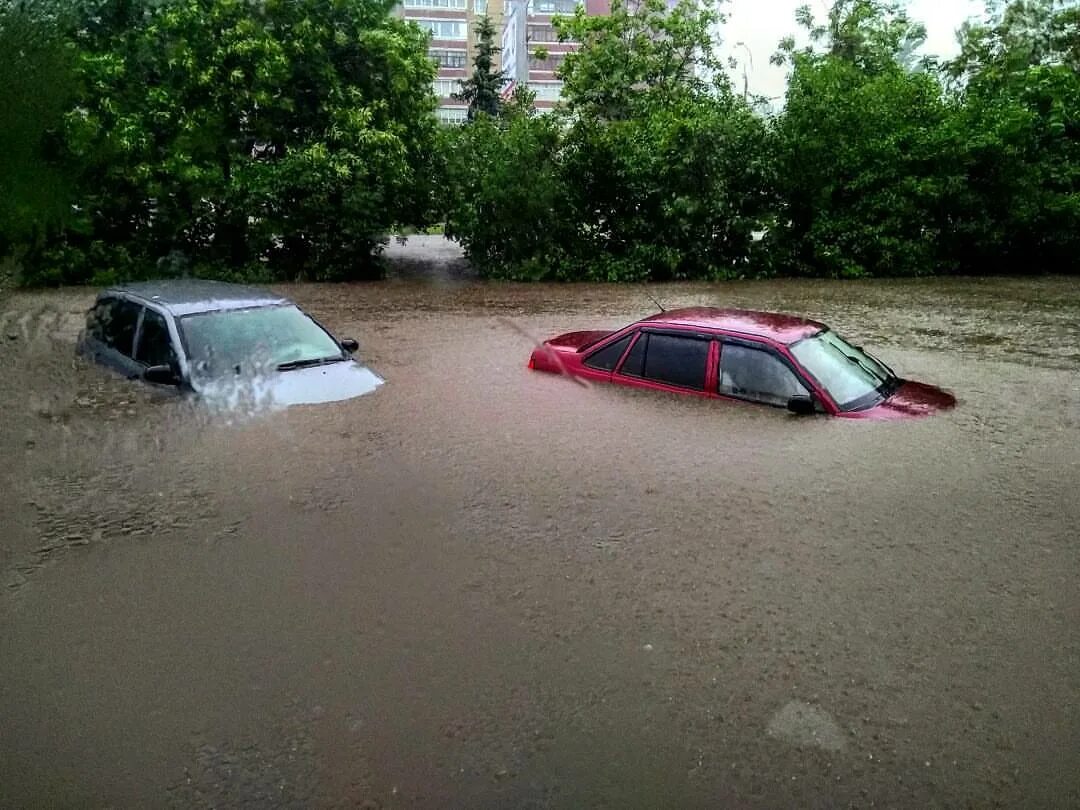 Потоп в Москве. Последствия дождя в Москве. Проливные дожди в Москве. Сильный ливень в Москве.