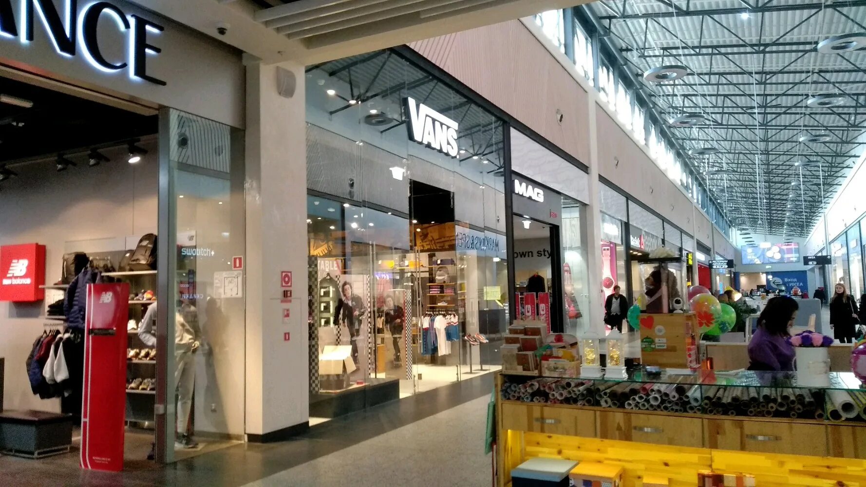 Кудрово оккервиль. Lefties фото женская одежда. Джинсовый магазин. Кудрово ленинградская область. Ленинградская улица 3 кудрово.