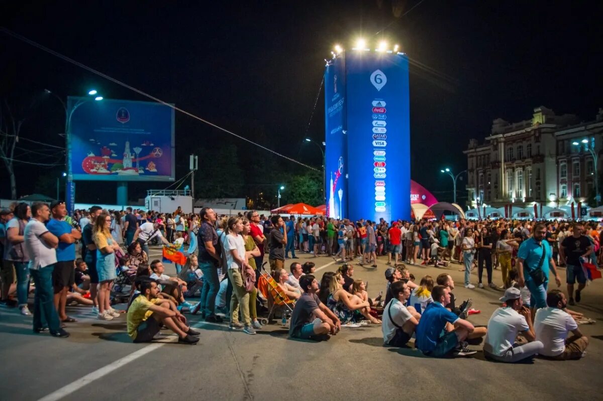 Летний фестиваль идеи. Московский джазовый фестиваль сад эрмитаж. Фестиваль сейчас. Психоделический фестиваль. Праздничные мероприятия в москве.