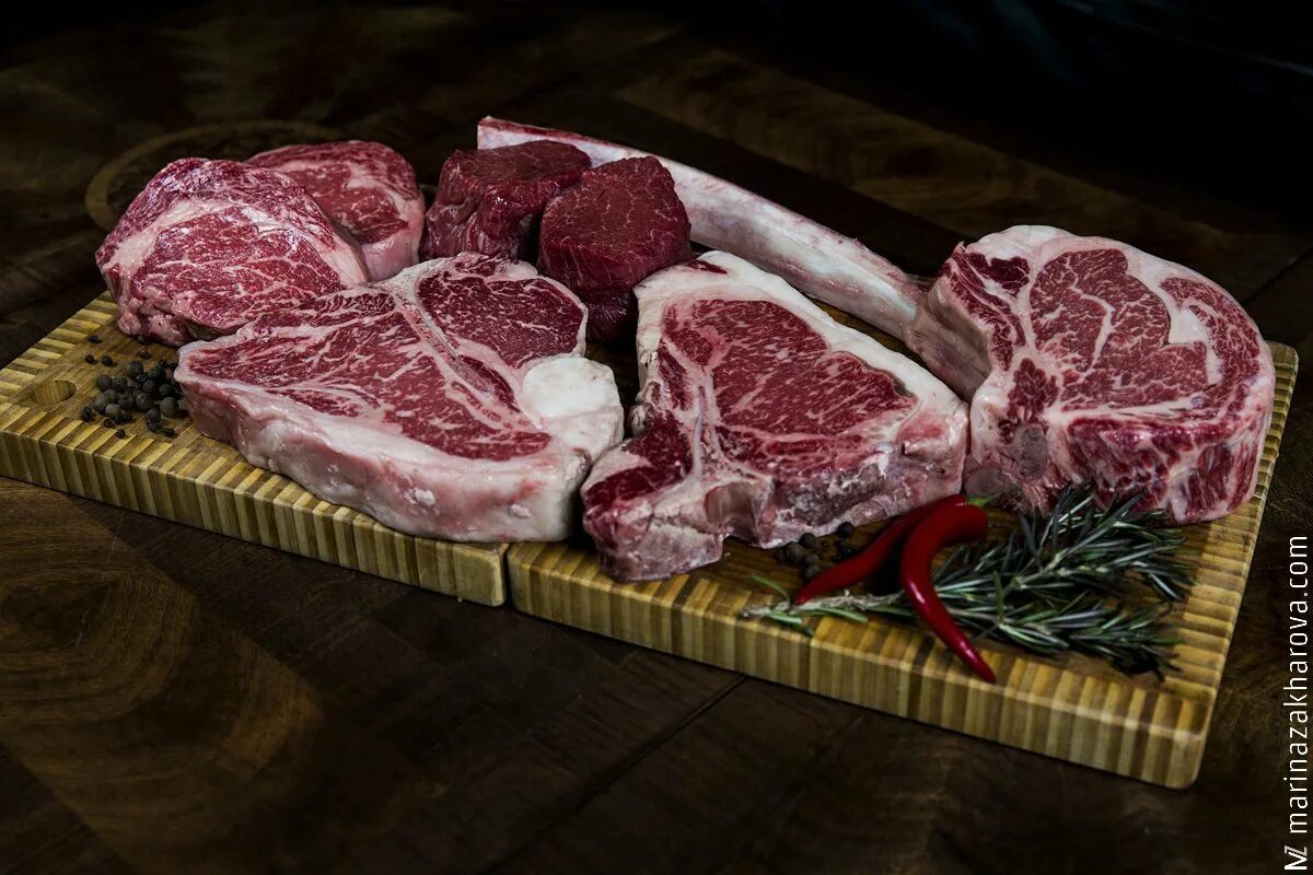 Стейк рибай прайм. Мраморная говядина рибай. Говядина стейк рибай. Стейк сырой. Стейк сырой.