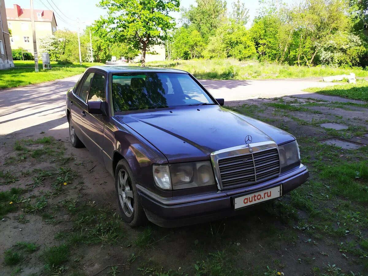 Mercedes 1992. Mercedes 124 1992. Mercedes w124 1992. Мерседес 124 1992 года. Мерседес Бенц 124 1992.