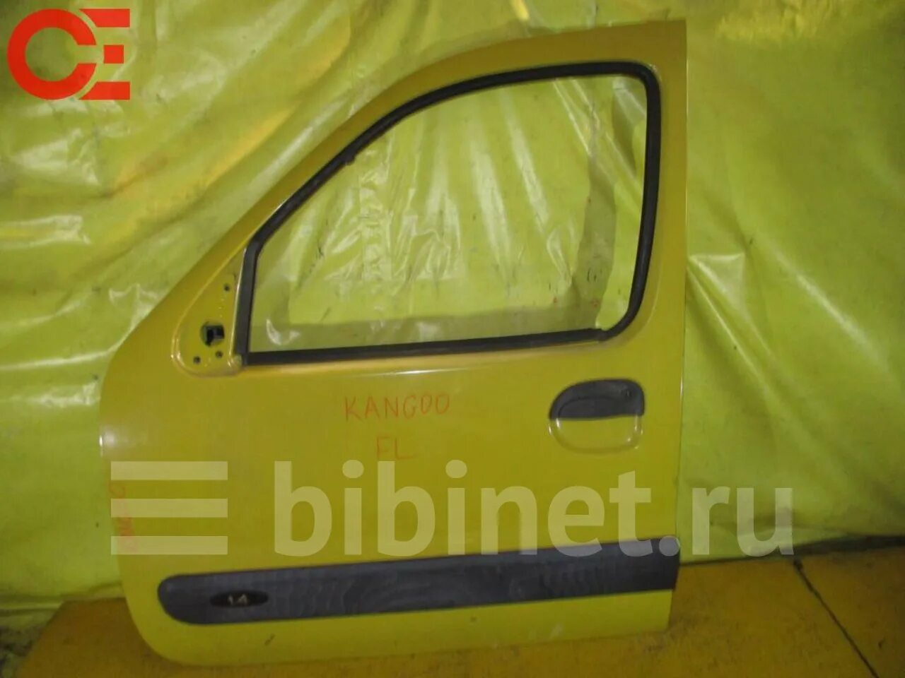 Накладка на крышку багажника распашонка на Рено Кангу 1999. Renault kangoo дверь