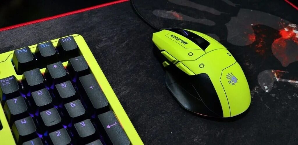 A4tech bloody w70 max punk. Bloody cyberpunk. Bloody cyberpunk. Cyberpunk 2077 арт роботы. Москва 2077 год.
