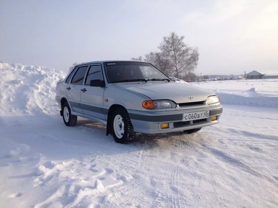 Ваз 2115 зимой в городе. 2115 снежка. Ваз 2115 зима 152. Ваз 2115 зима. Ваз 2115 зима.