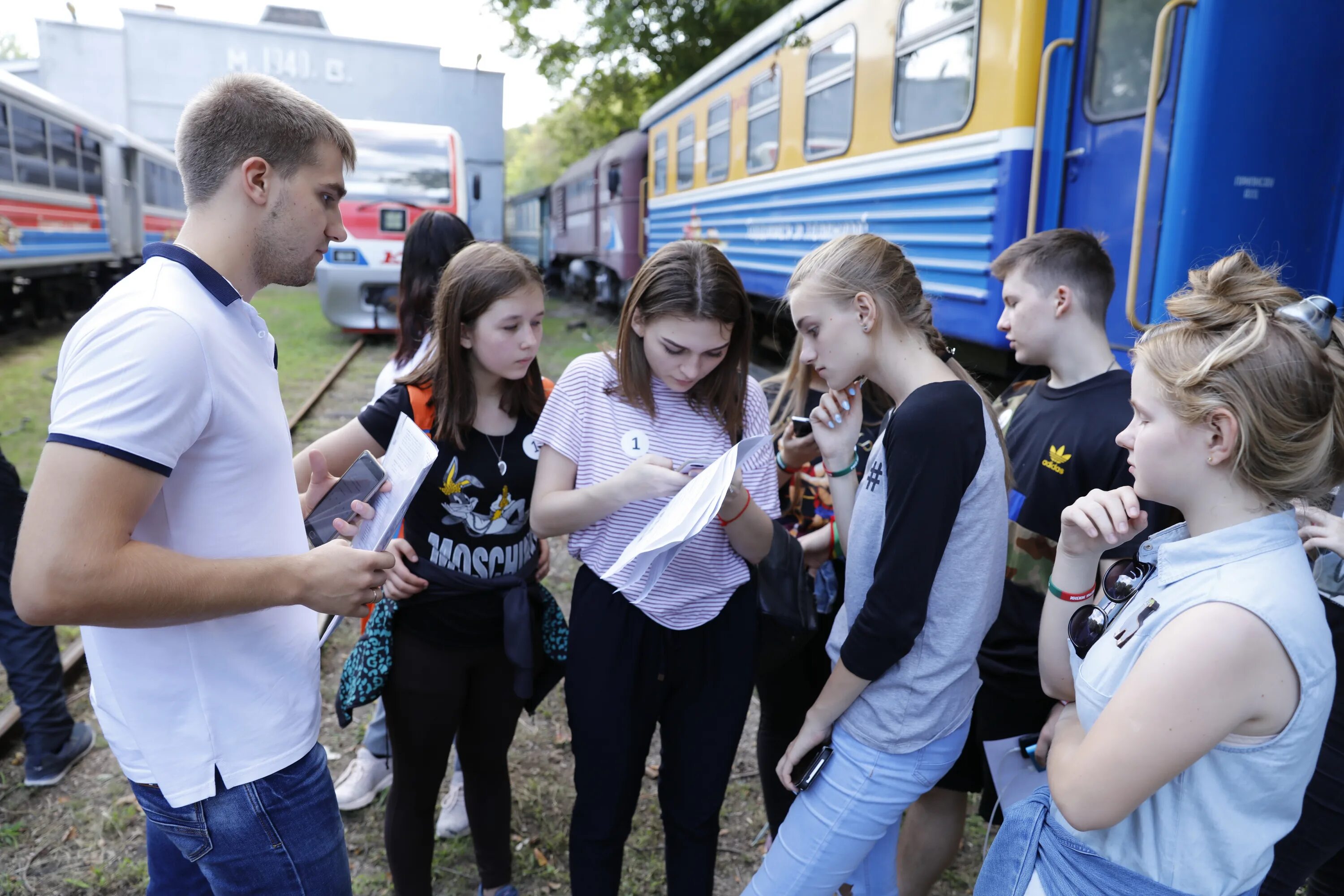 Школьники на железной дороге. Квесты в школе для старшеклассников. Ростовская ДЖД. Экскурсии для школьников на РЖД. РЖД школьникам.