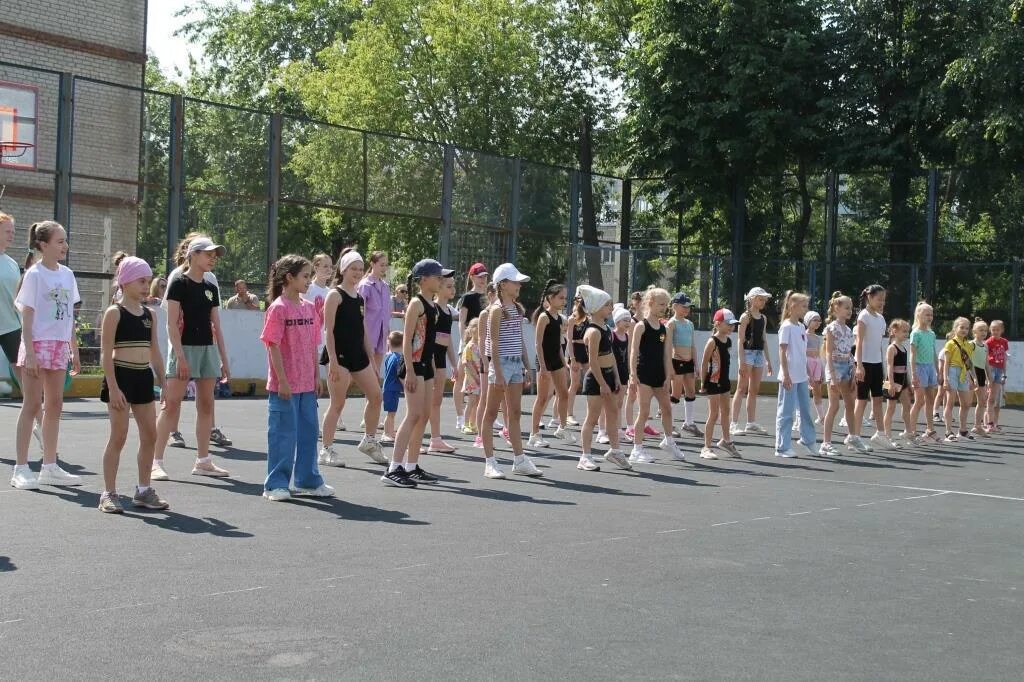 Дополнительное образование калуга. Школьная спортплощадка. калуга население. калужская область стадион гбу ко сшор юность. гбу ао астраханская областная школа спортивная спортсмены.