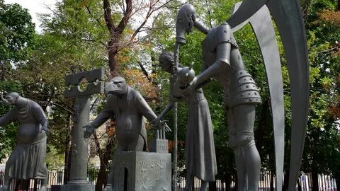 Скульптуры пороки взрослых