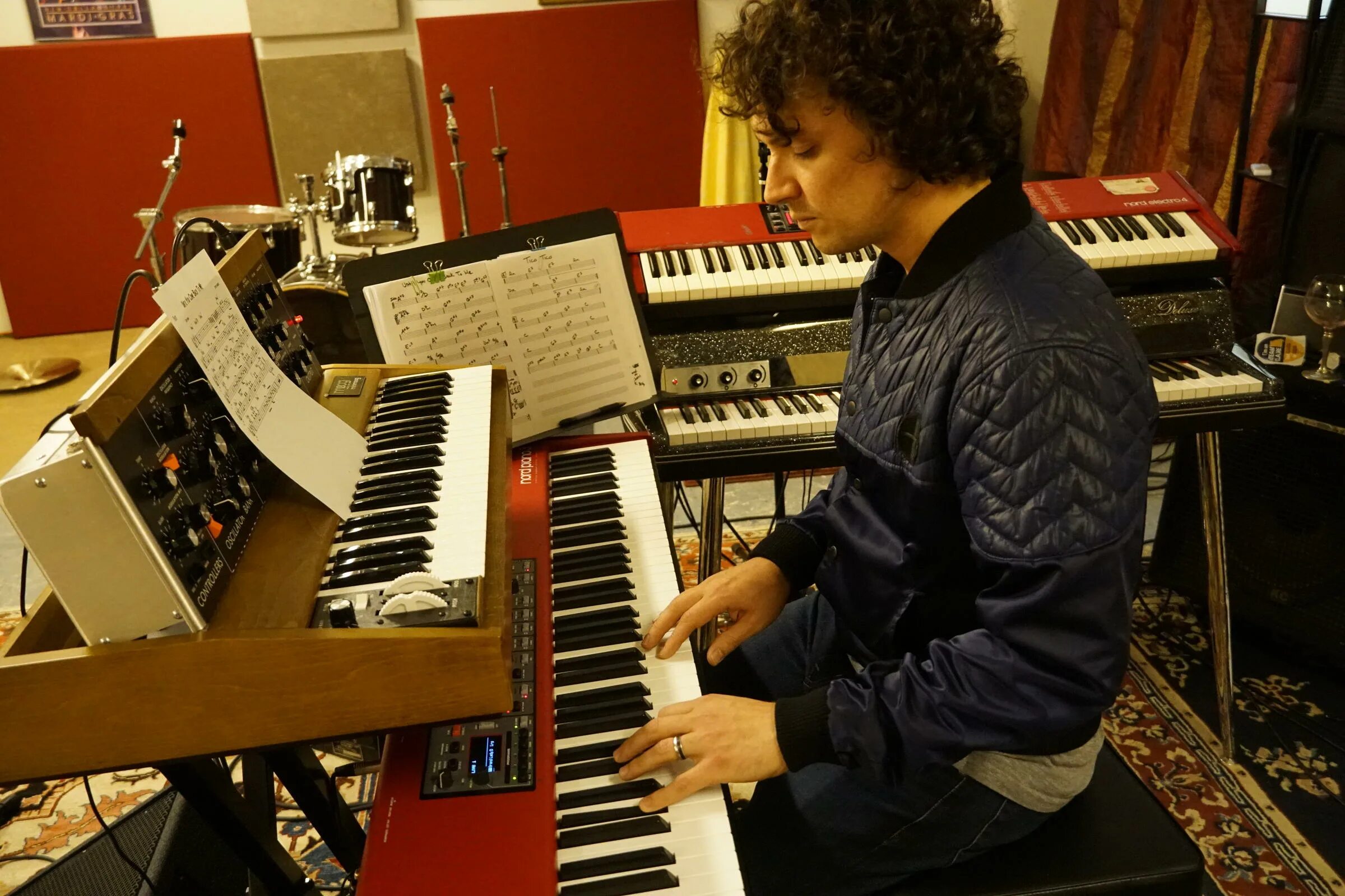 Playing keyboard