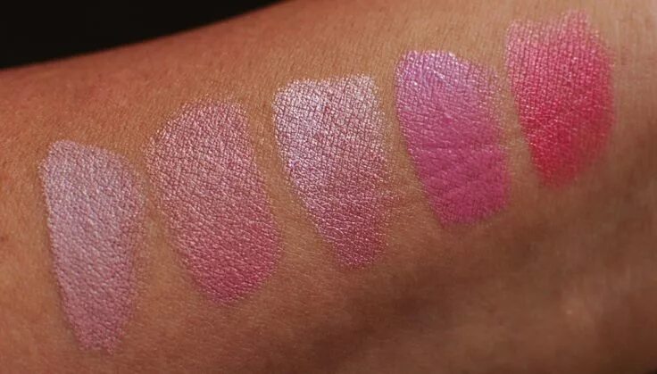 Mac frosted frenzy 2025. Mac 308 fabby. pink power mac свотч. mac губная помада lipstick frost. помада mac fabby 308.