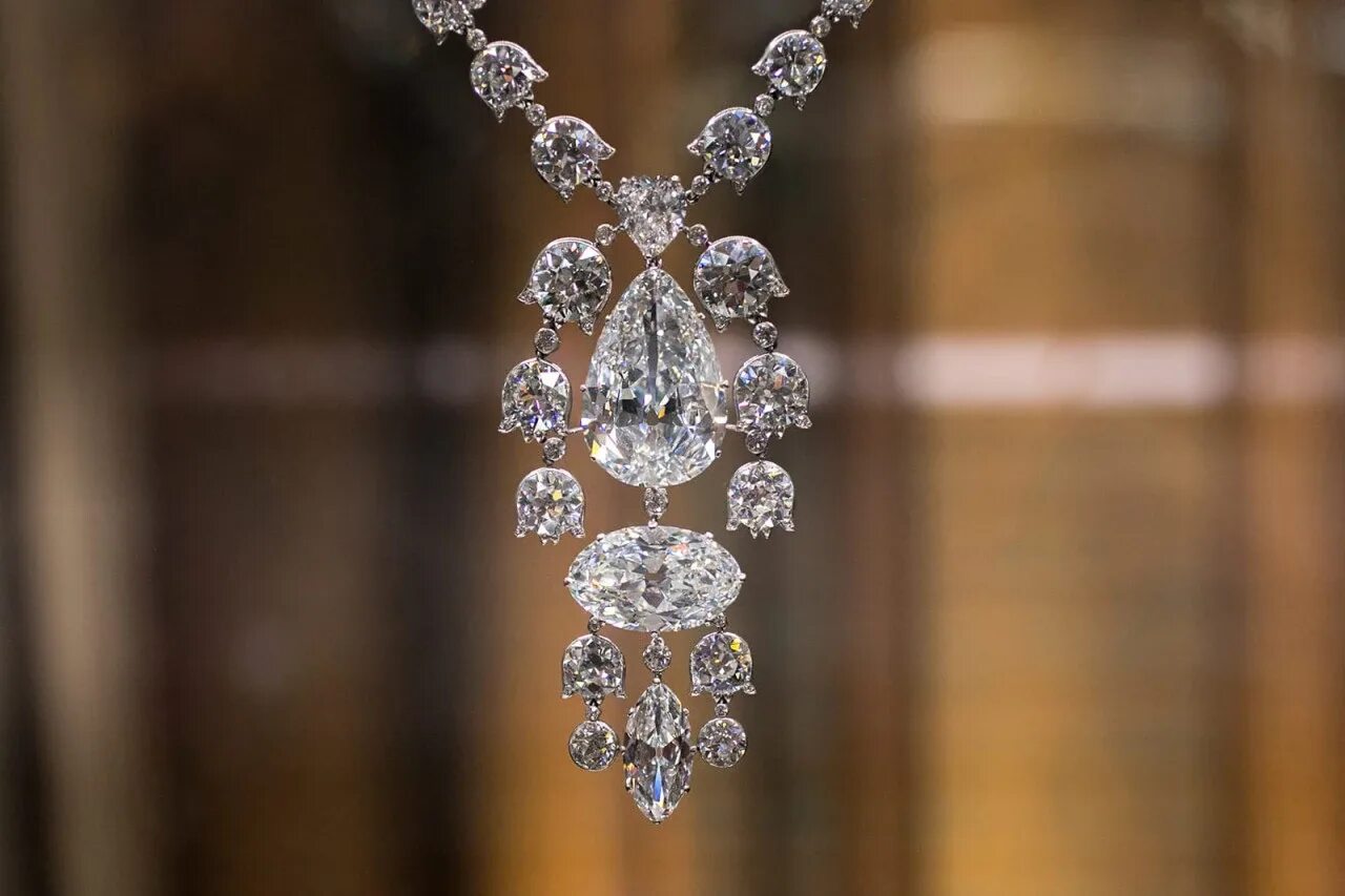 Роскошные украшения. Бриллиантовые парюры. Diamonds украшения. Украшения из бриллиантов. Украшения с бриллиантами.
