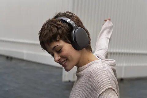 Наушники выключают звук