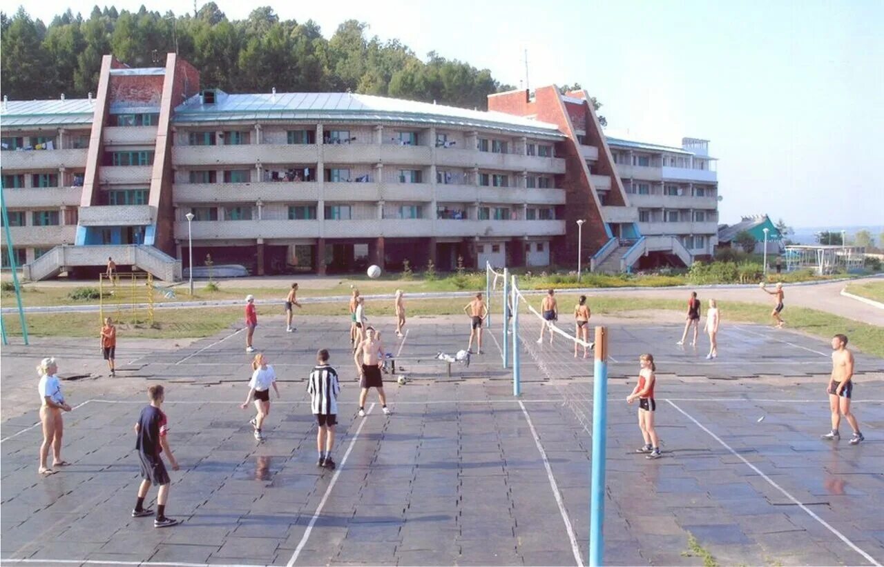 Физкультурно оздоровительный центр белые камни. Белые камни лагерь марпосад. Белые камни лагерь чувашия. Белые камни лагерь чувашия. Дол белые камни чувашия.