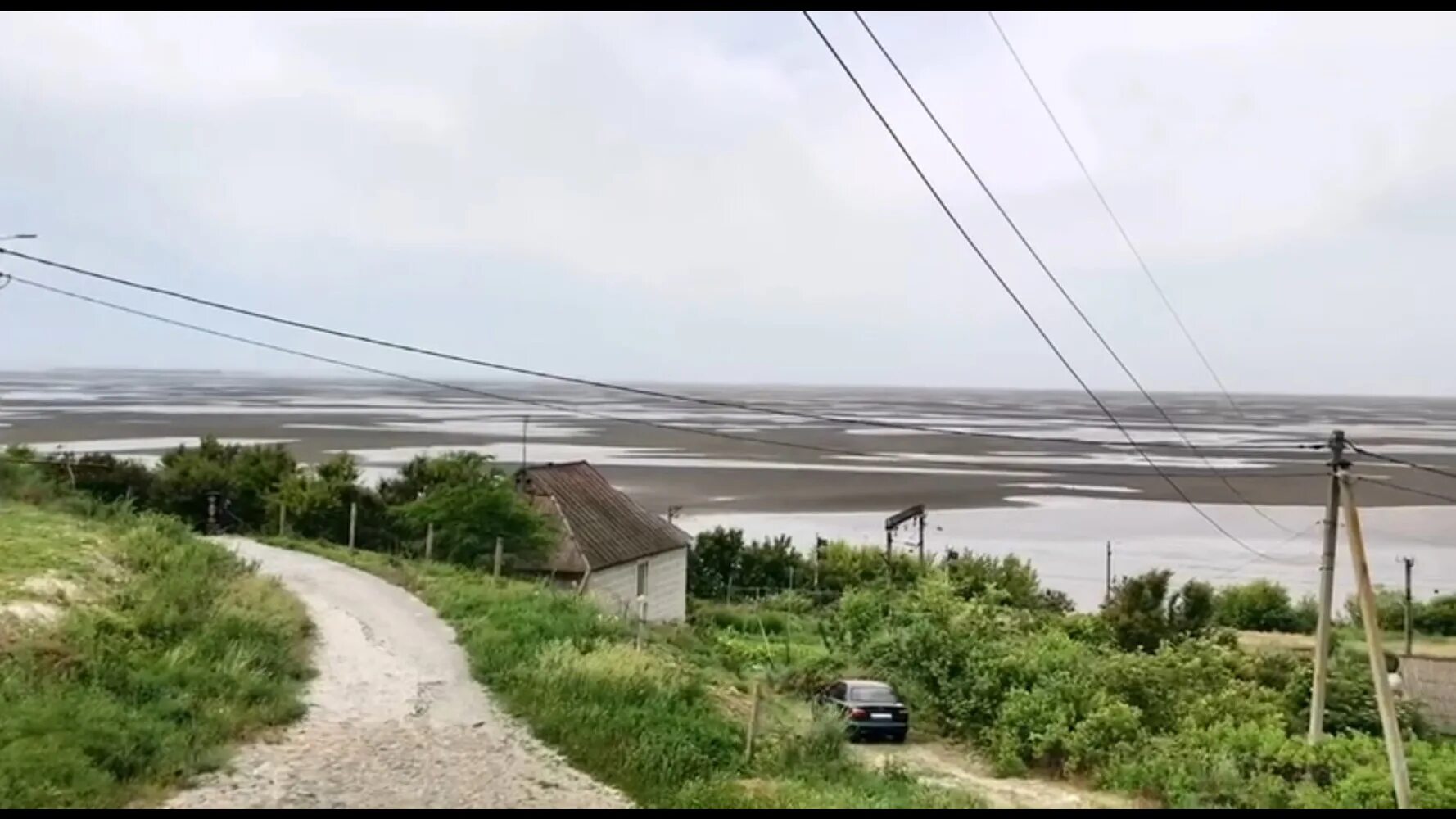 Кадры обмелевшего Каховского водохранилища. Дамба Каховской ГЭС. Каховская ГЭС обмеление. Каховская ГЭС подрыв дамбы. Как выглядело каховское водохранилище