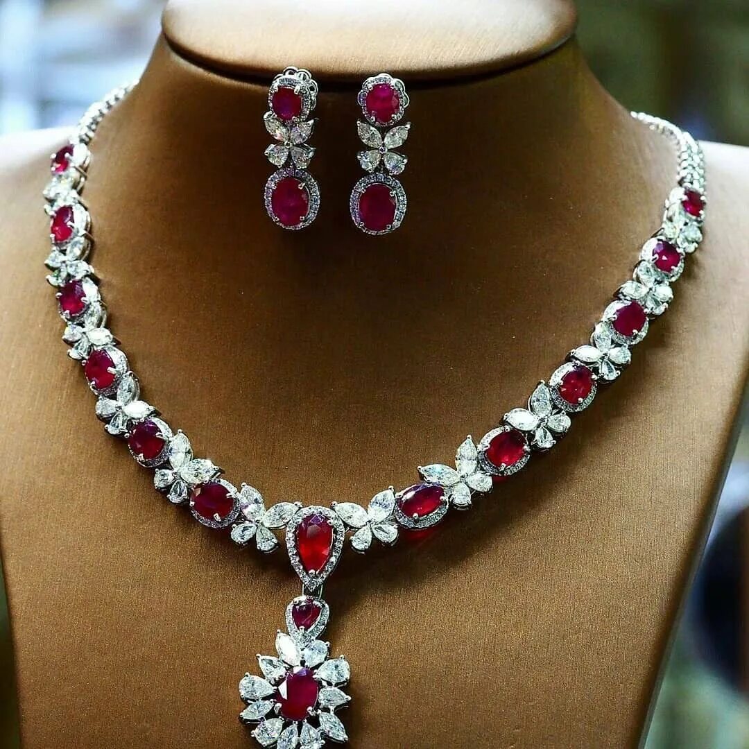 Рубиновое ожерелье ( Ruby Necklace). Шикарное ожерелье. Самые красивые колье. Ожерелье на английском