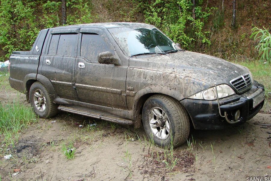 Купить б у муссо. SSANGYONG Musso. Санг енг Муссо оффроад. SSANGYONG Musso 2.9 агрегат. Санг енг Муссо в рапторе.