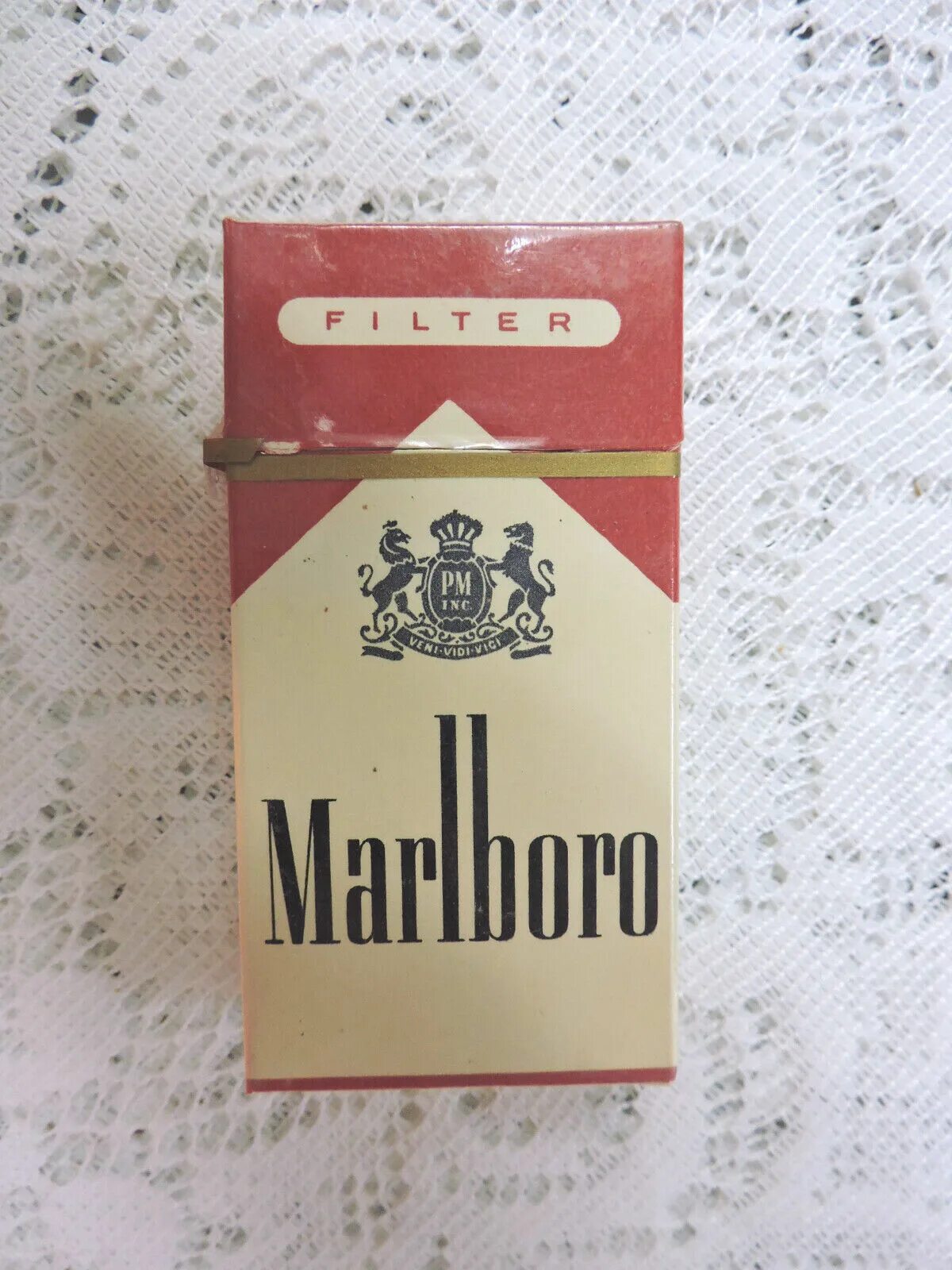 Купить мальборо красный. Marlboro Vintage сигареты. Мальборо сигареты ассортимент 2022. Мальборо красный 2022. Сигареты Marlboro Red 1990 года.