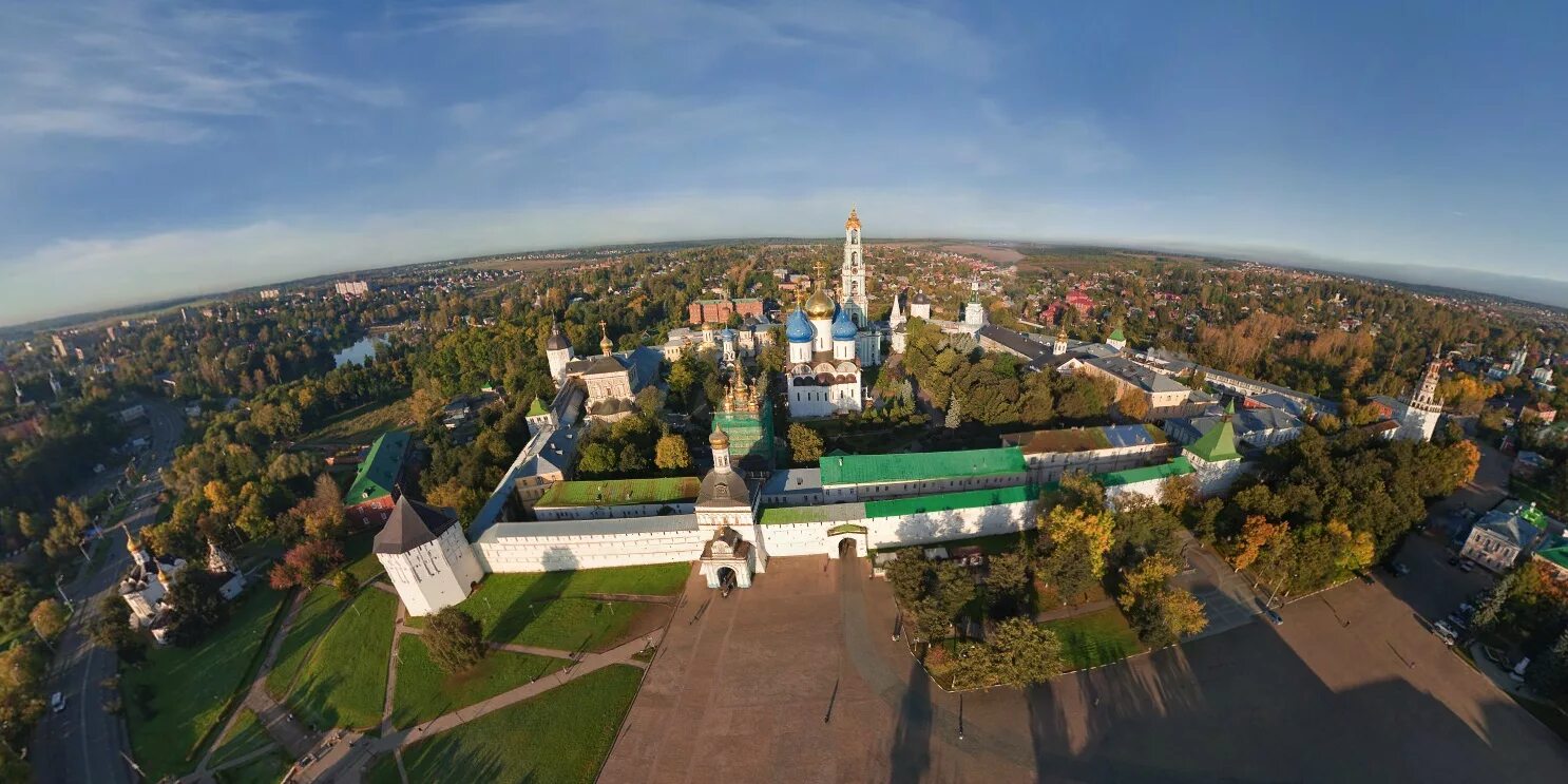 Сергиев Посад с высоты птичьего полета. Троице-Сергиева Лавра с высоты. Сергиев Посад город с высоты птичьего полета. Сергиев Посад Кремль.