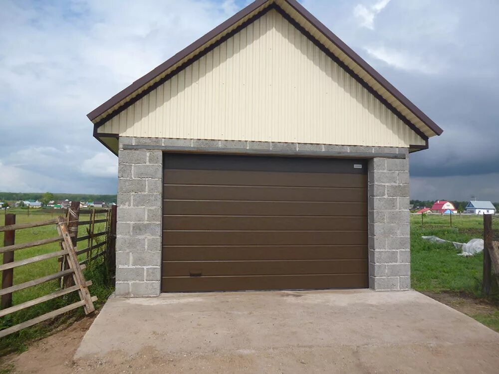 Гаражные ворота алютех л гофр 8014. Ворота для гаража херман. Ворота с сэндвичем алютех распашные. Гаражные ворота alutech prestige. Ворот м.