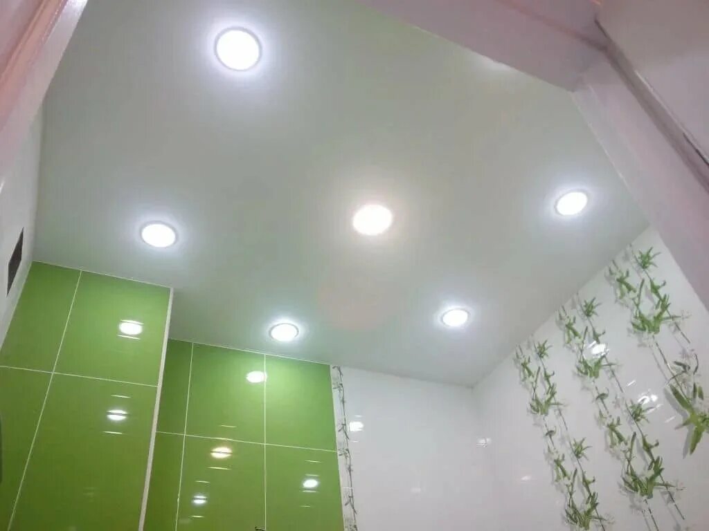 Натяжные потолки в яровом алтайский край. Натяжные потолки фирма в туле. Натяжные потолки. Натяжные потолки. Навесные потолки в туле.