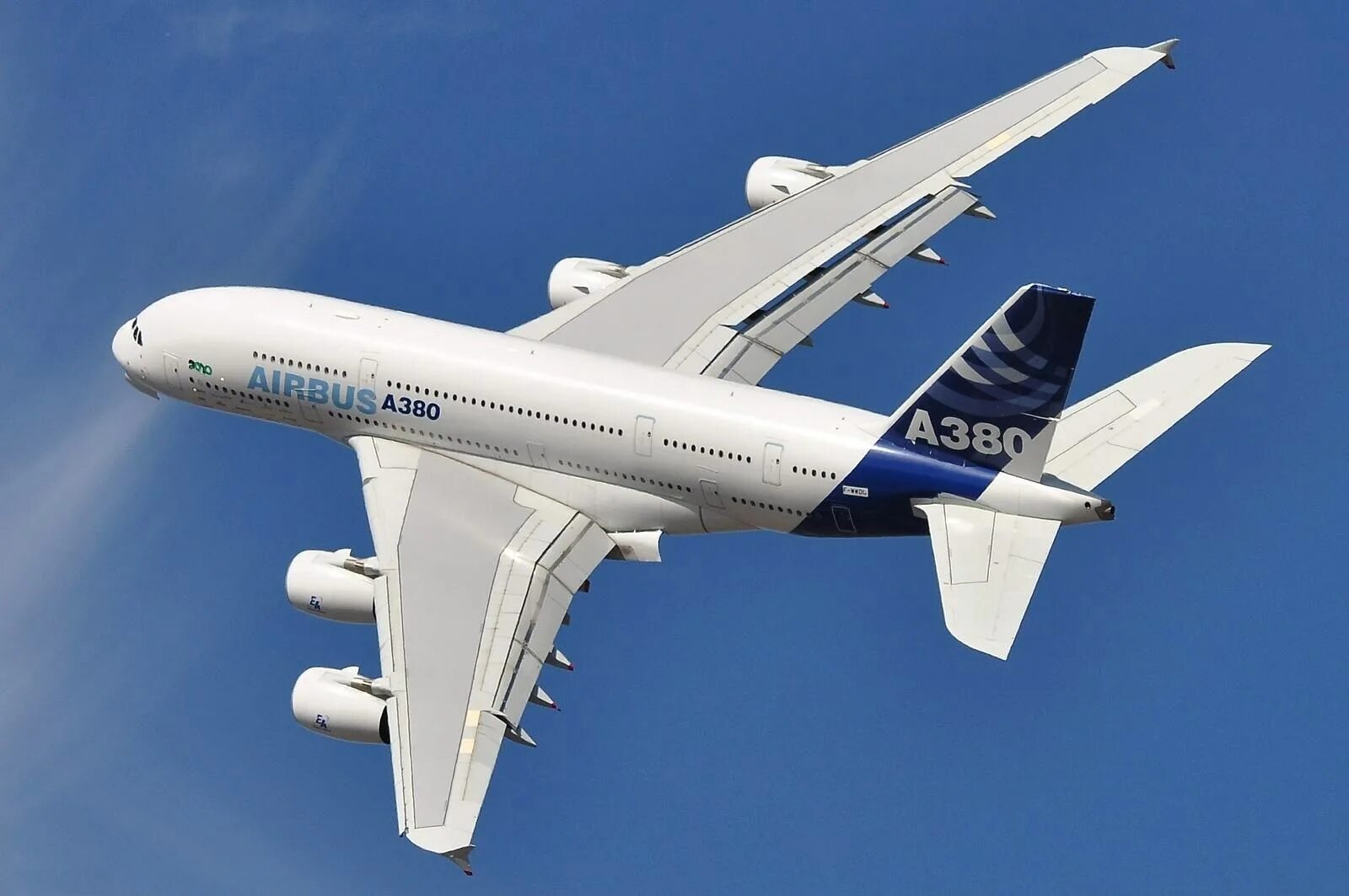 Эирбас. Эйрбас 380. Самолёт Airbus a380. Пассажирский самолёт Аэробус а380. A380 Airbus грузовой.