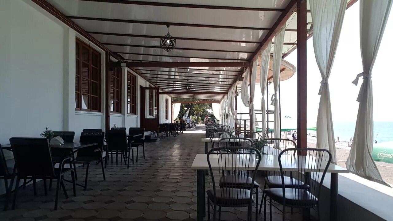 Ресторан рица гагра. Веранда абхазия гагра. Кафе ора в гаграх абхазия. Кафе русалка гагра. Гагра кафе.