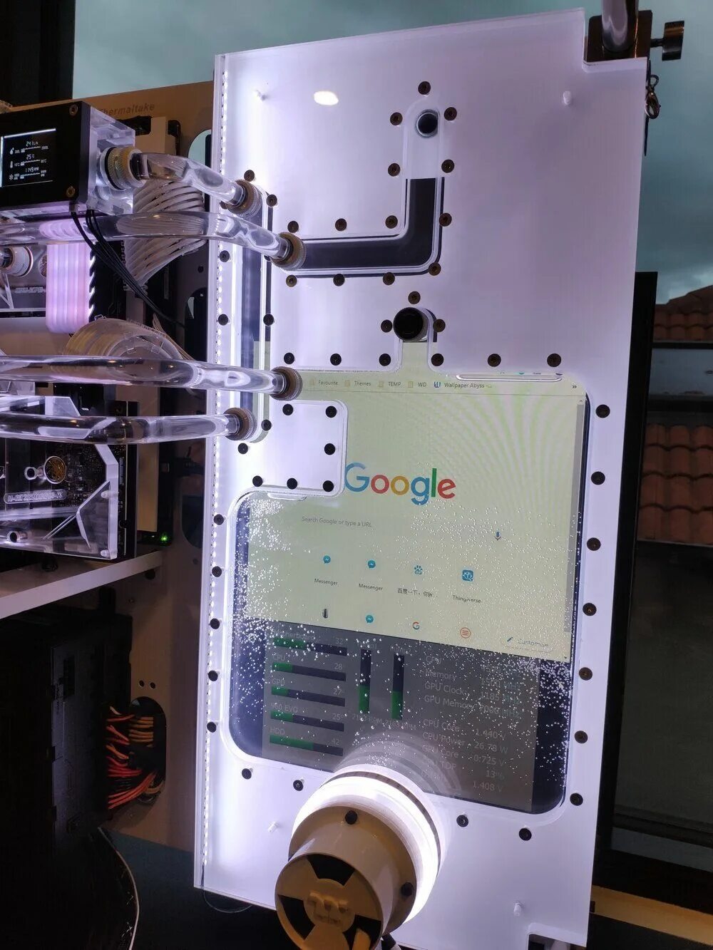 Custom экран. Монитор custom для сцены. distro plate. distro plate изготовление. ekeb flt distro plate.