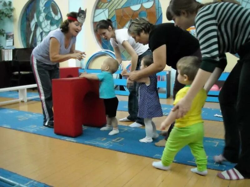 мы нужны друг другу. книги от рождения до школы для детей 3 лет. игровые сеансы с детьми. книги для младших дошкольников. найбауэр куракина игровые сеансы с детьми раннего возраста.