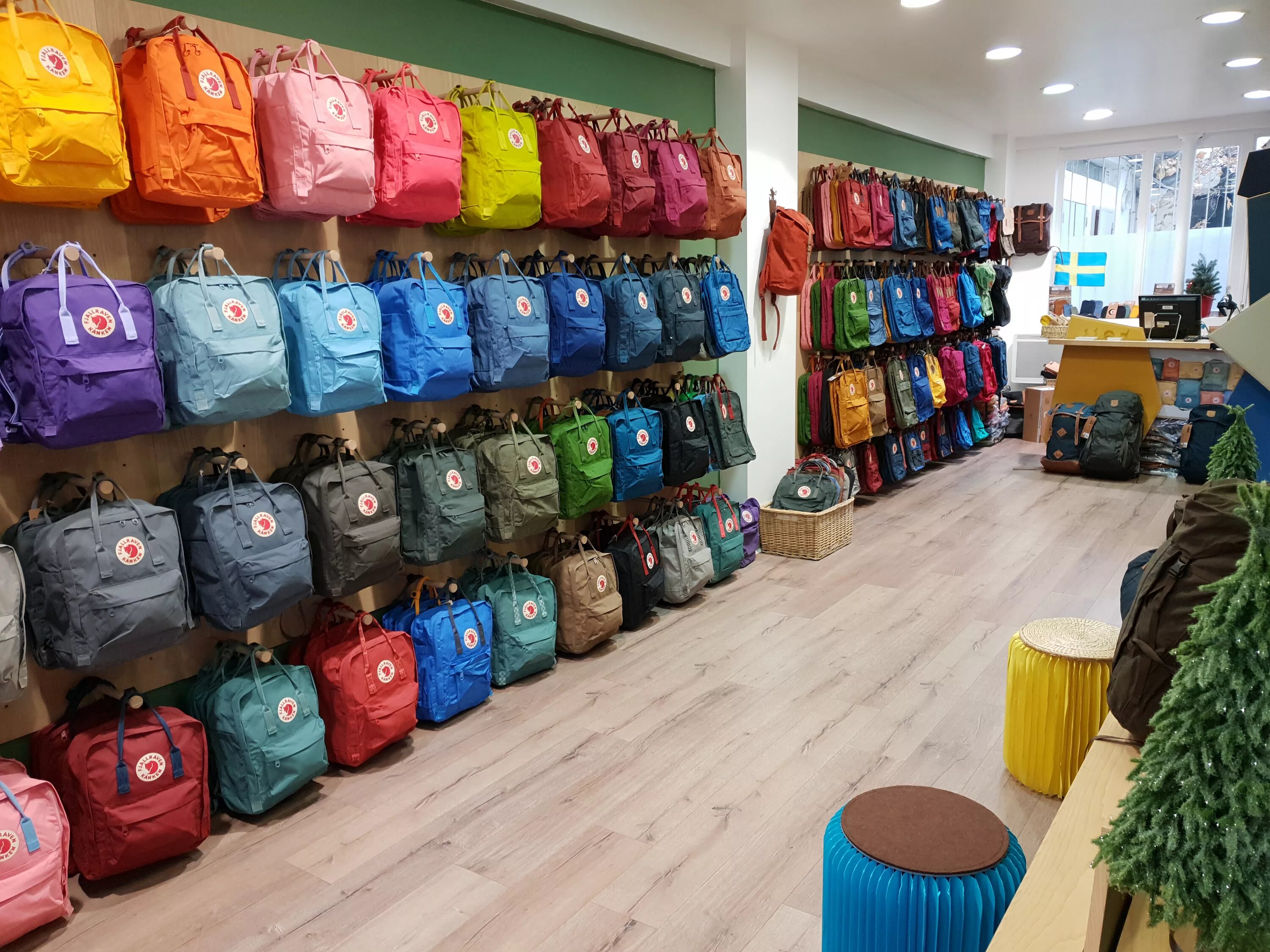 Фирменные рюкзаки. Выкладка школьных рюкзаков. Biao wang рюкзак. Рюкзак опт. Рюкзаки детские для школьников.