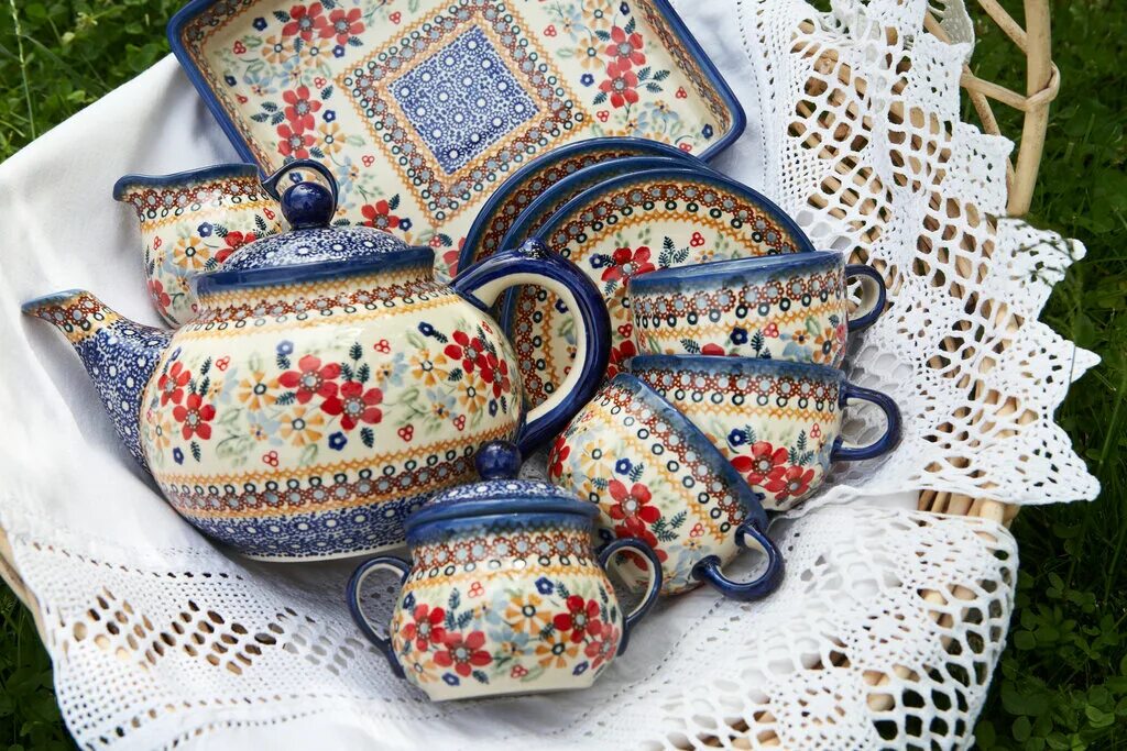 предприятие народных промыслов "беломорские узоры". каргополь. народно прикладное искусство. жостово фабрика подносов. народные промыслы вологодчины.