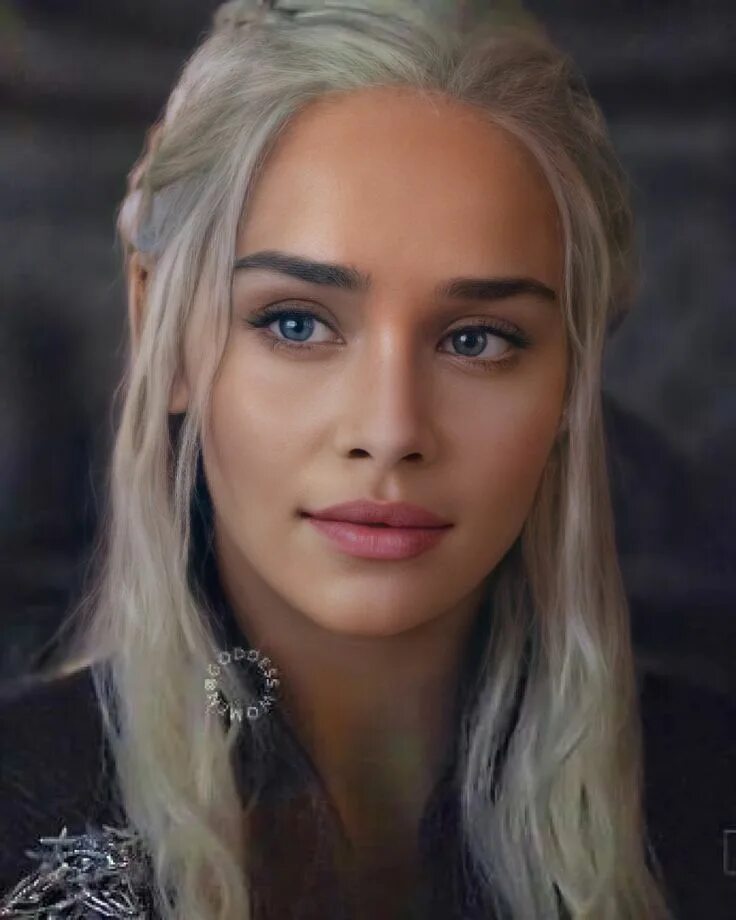 The mother of dragons. Emilia Clark dayneris Targarien.. Дейенерис Таргариен Кхалиси.