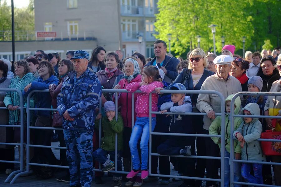 Менделеевск люди. Химиков 11 Менделеевск. Менделеевск лайф. Менделеевск город.