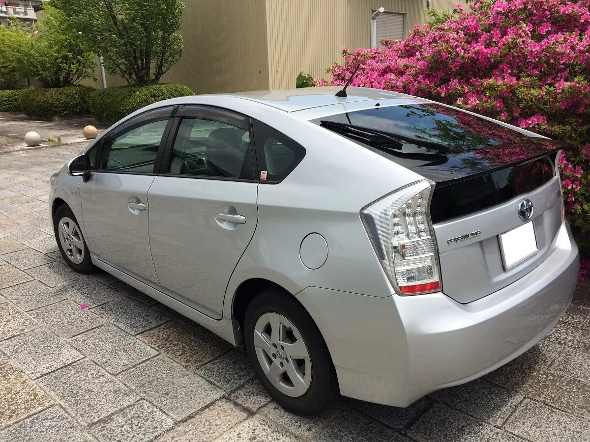 Купить приус дром. Toyota Prius 30. Toyota Prius 30 кузов 2014. Toyota Prius 20.