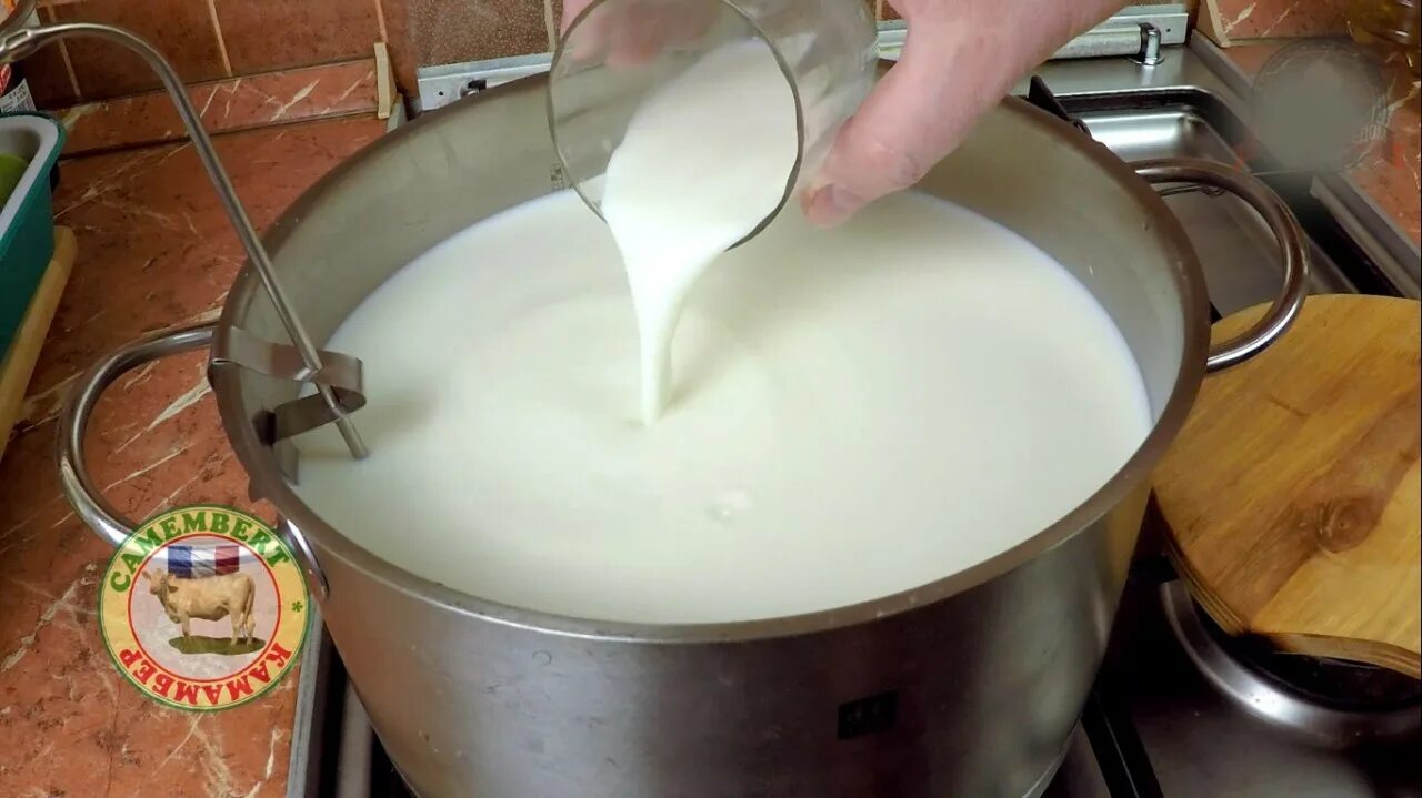 Рецепт сыра с сычужным ферментом. Сыр в домашних условиях из молока с сычужным ферментом. Производство сыра из непастеризованного молока. Камбер сир. Как варить домашний сыр.