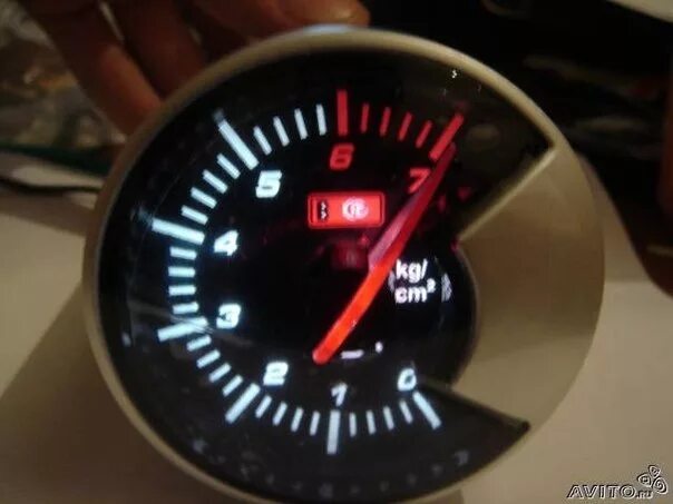 Датчик буста autogauge 52мм. Тахометр давления масла. Тахометр с давлением масла. 52 mm тахометр kus. Датчик давления масла дефи.