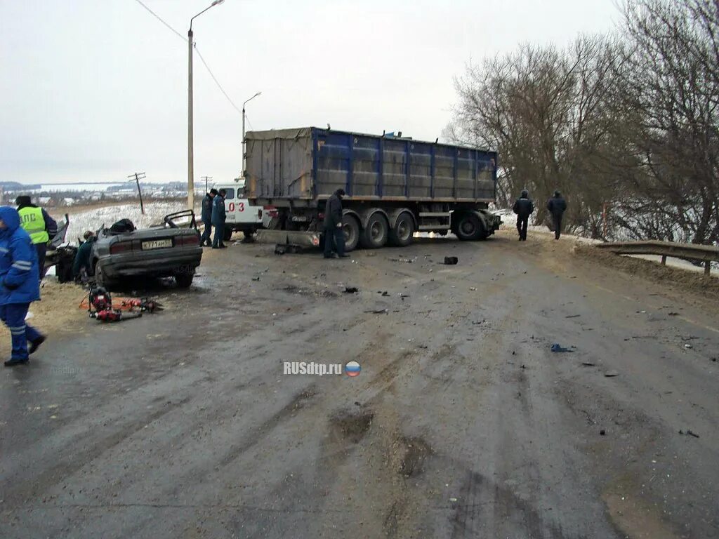 Чернь происшествия. Тульская область аварии 2015. Авария сегодня в черни Тульской. Происшествие в черни Тульской области. ДТП В Тульской области Чернском районе трасса м2 2020 года в 19 29.