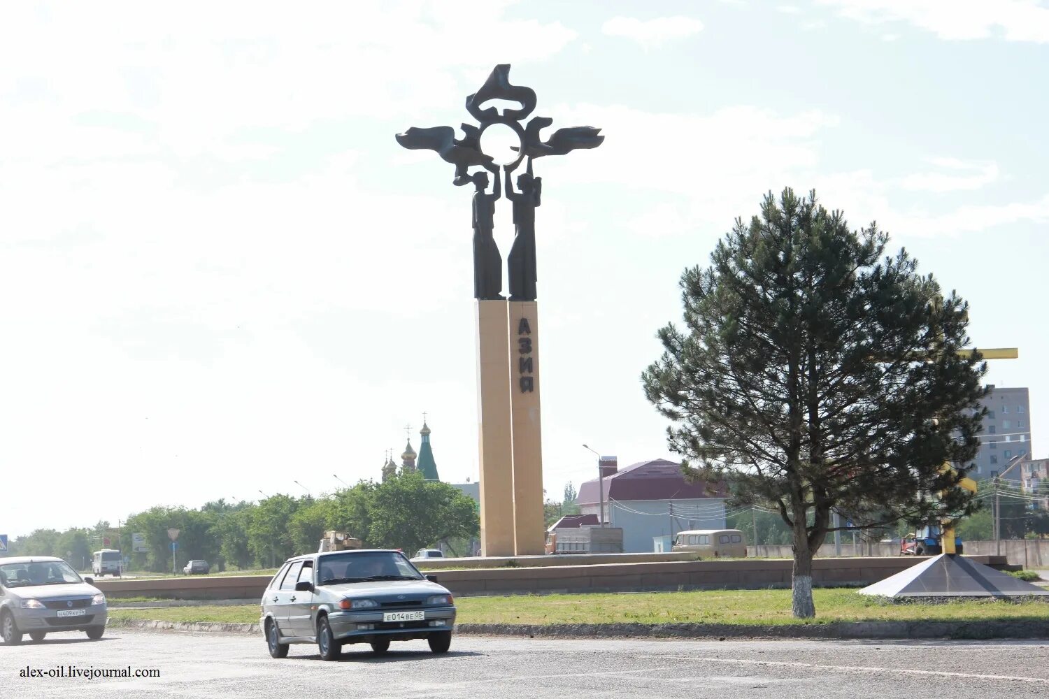 Памятник первооткрывателям нефти в Нефтекумске.