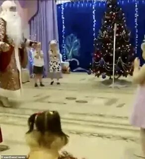 Умершим дедом морозом