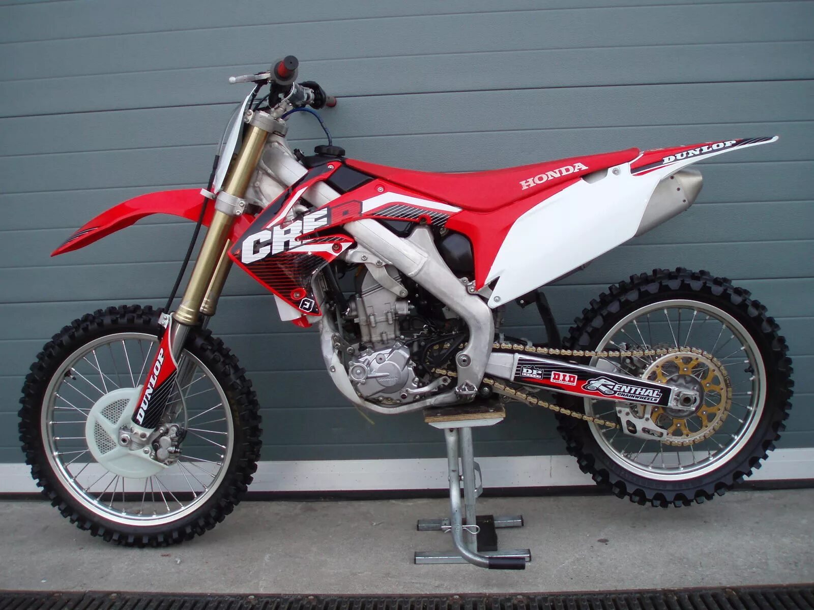 Мотоцикл honda crf. Honda 250 кроссовый. Honda 2т 450 эндуро. Хонда кросс 250 2т. Honda кроссовый мотоцикл 450 кубов.