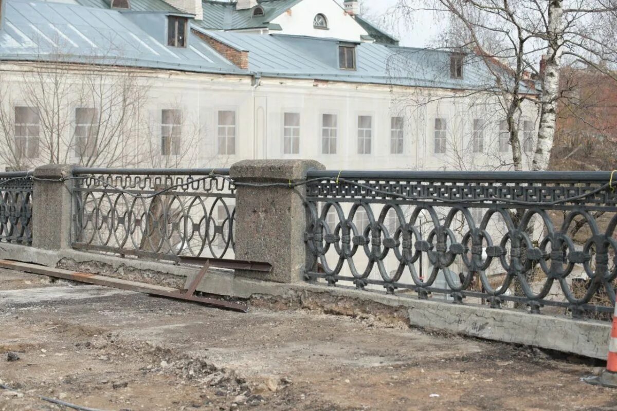 Чугунное литье нто. , 36, псков. Троицкий мост псков ремонт. Чугун псков. Узбекский казан и специи.