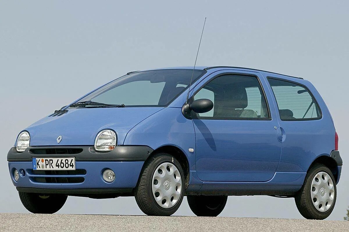 Renault выходит. Renault Twingo 1. Renault Twingo 1993. Рено Твинго 2000. Рено Твинго 1998.