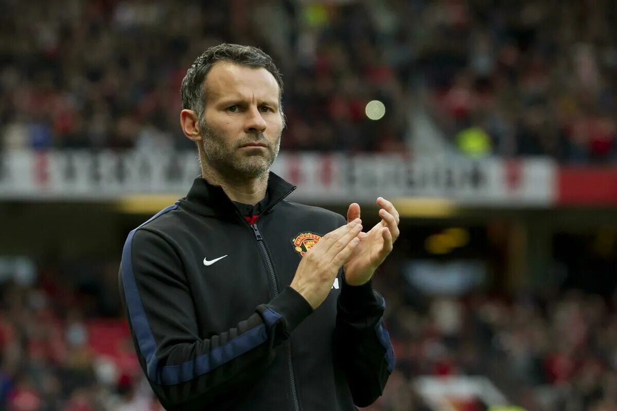 Giggs футболист тренер. Там где тренер