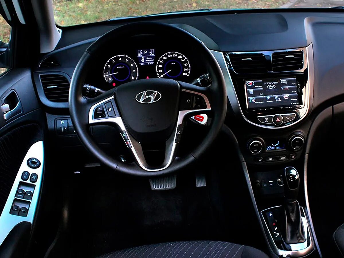 Солярис сколько лошадей. Hyundai Solaris 2014 салон. Hyundai Solaris 2011 Interior. Hyundai Solaris 2016. Hyundai Solaris 2015 салон.