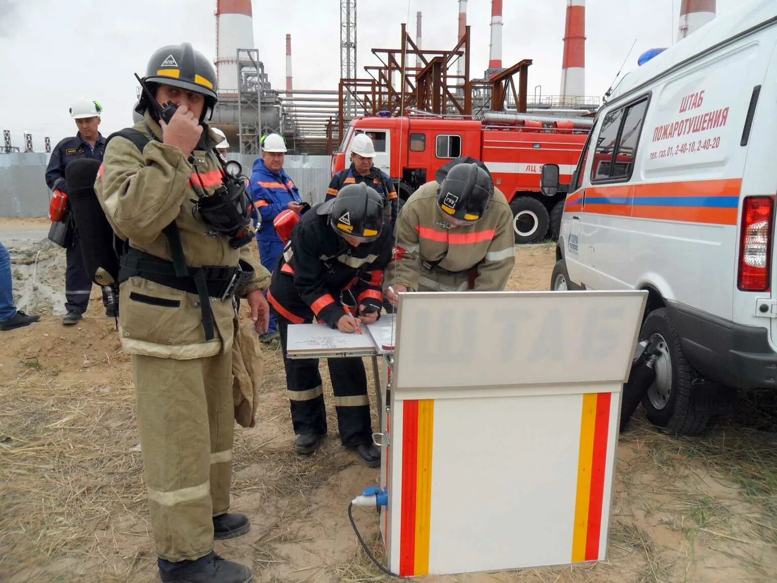 Противопожарная служба – подразделение мчс россии. Тренировка пожарных. Занятия в пожарной части. Меры по тушению пожара. Подготовка пожарных.