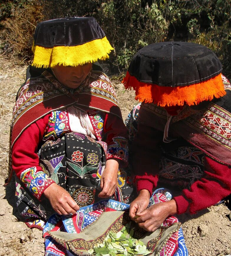 Традиционная одежда кечуанов Перу. Одежда инков. Инки костюм. Традиционная одежда индейцев.