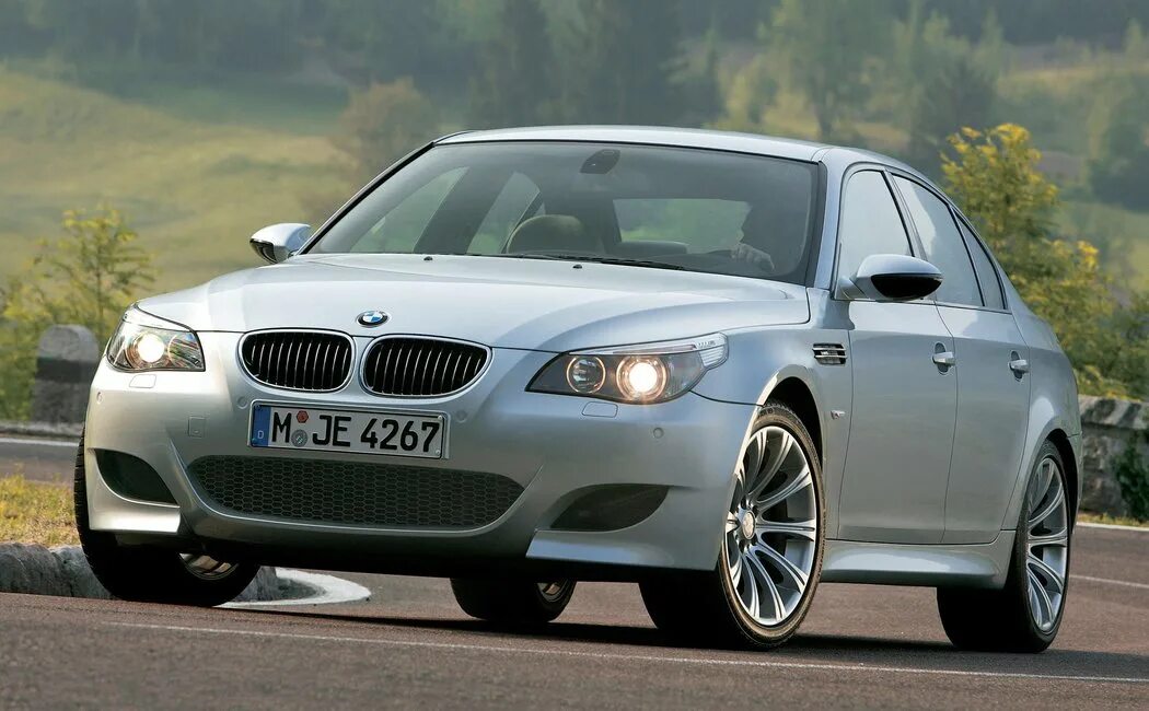 Бмв м5 f50. Почему м5. Бмв м5 ф10. Bmw m5 f10. Bmw m5 f90.